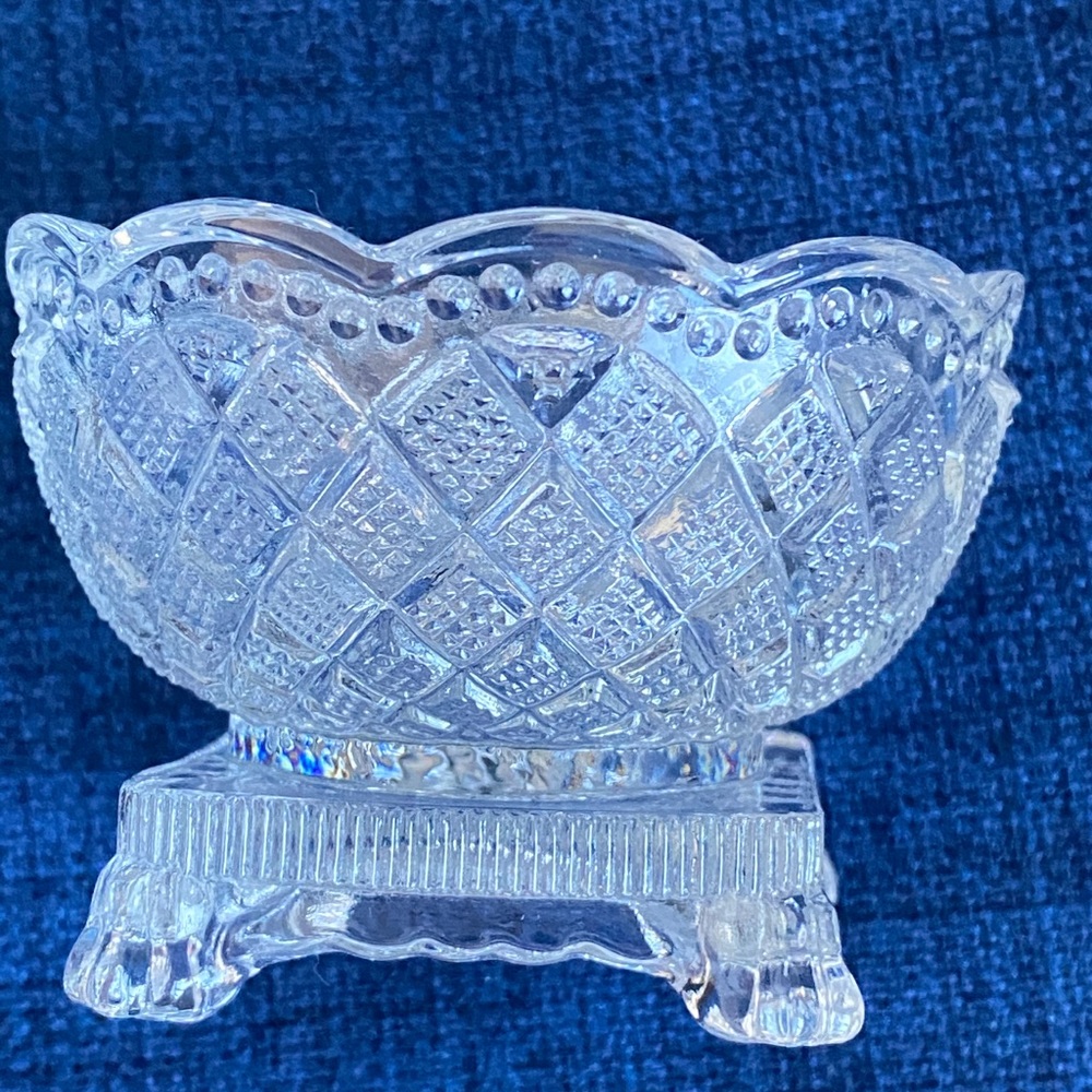 The cutest little crystal bowl. Vintage.